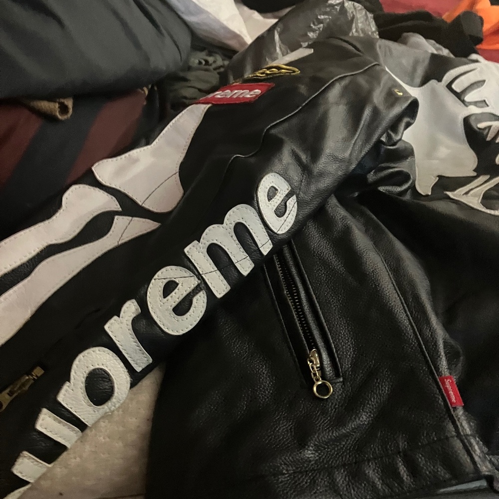Supreme leather jacket orgimal new been in closet for a year xl but runs small